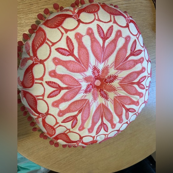 Round pillow/cushion, Pom-Pom trim, heavily embroidered bird pattern - Picture 3 of 6